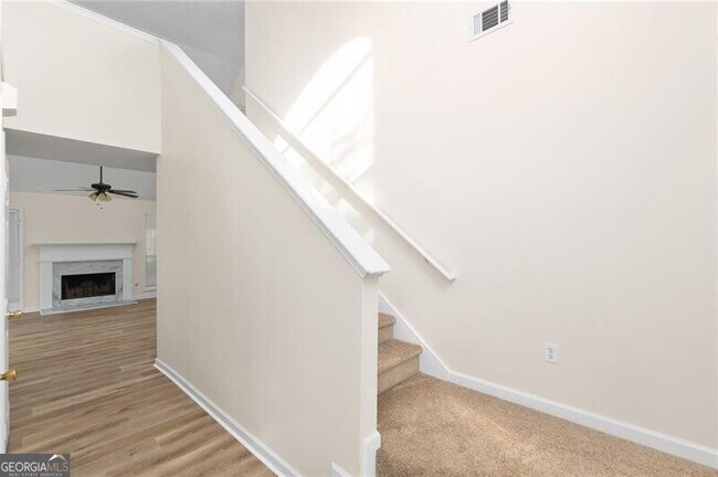 Building Photo - 1090 Norwalk Trce