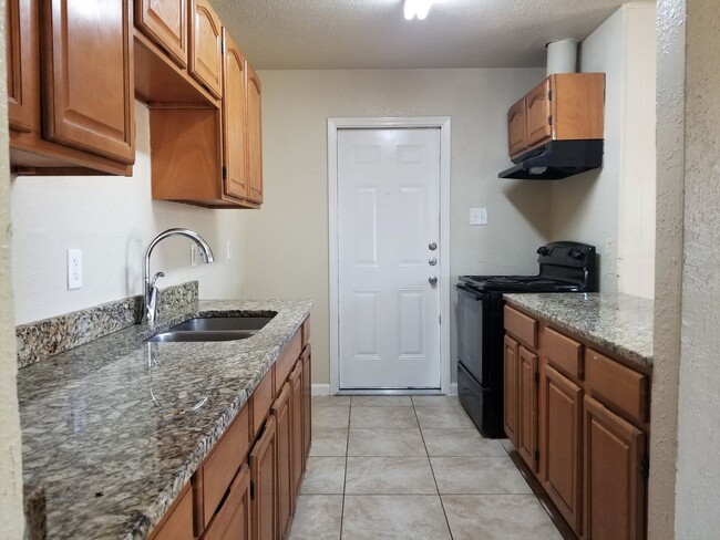 Foto del edificio - Move-In ready **LACKLAND AFB**