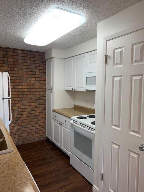 Building Photo - 1302 E 16th Street #2