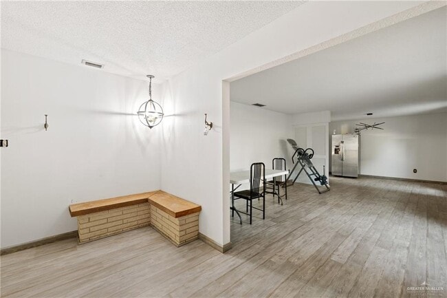 Building Photo - 812 Voltz Ln