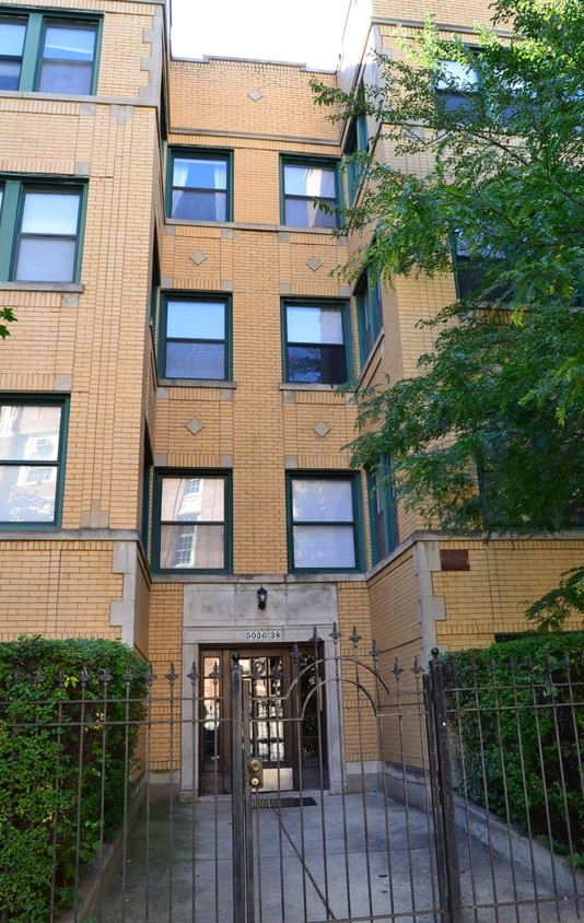 Primary Photo - 5038 N Kimball Ave