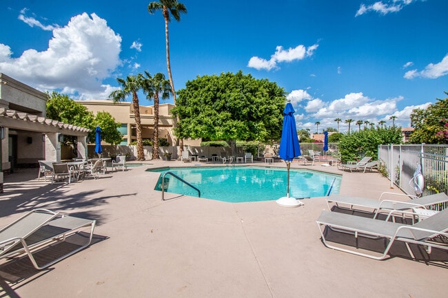 Foto del edificio - 10080 E Mountainview Lake Dr