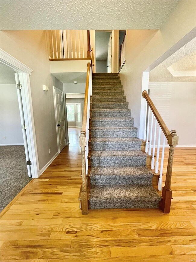 Building Photo - 145 Oaklawn Dr