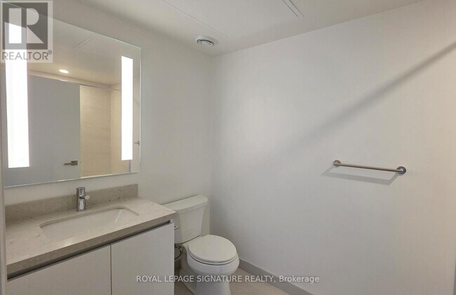 Photo du bâtiment - 4015 The Exchange