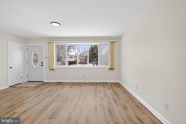 Foto del edificio - 154 Valleybrook Rd E