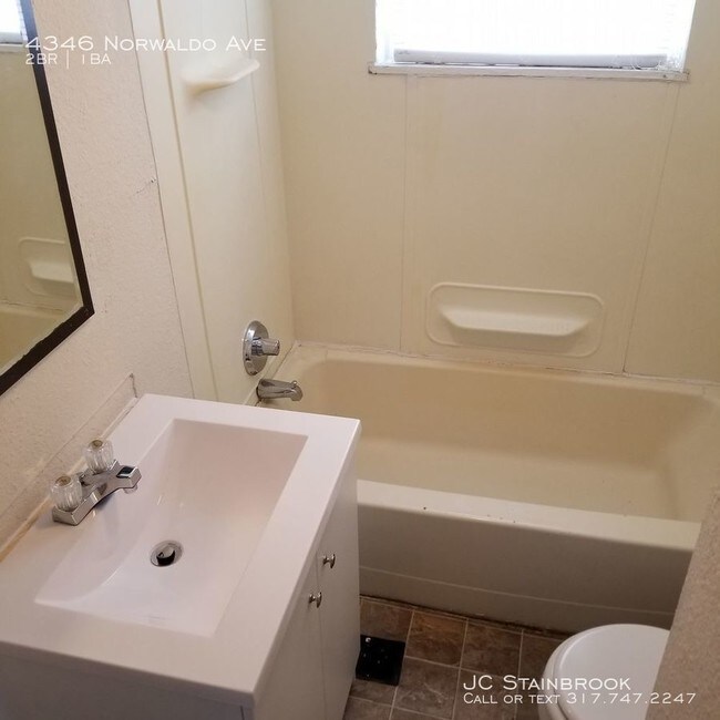 Building Photo - Near North/Fairgrounds 2BR House!