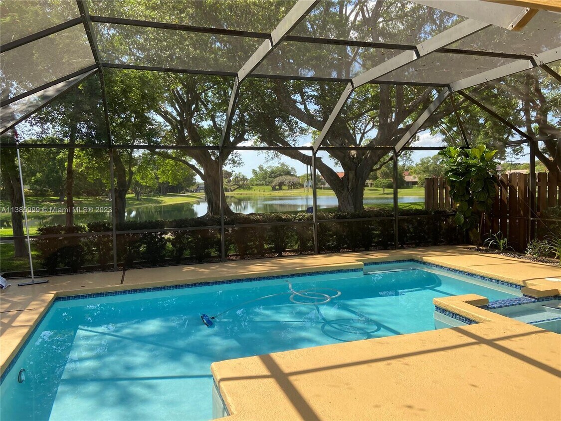 9419 SW 151 Ave, Miami, FL 33196 House for Rent in Miami, FL