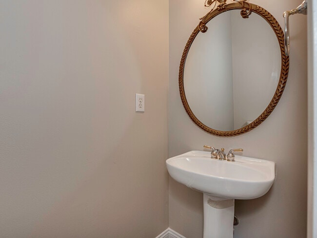 Powder Room - 2124 Sablewood Dr