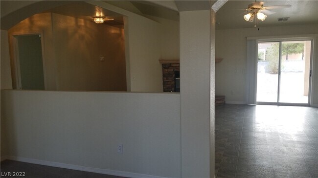 Building Photo - 6341 Waterford St