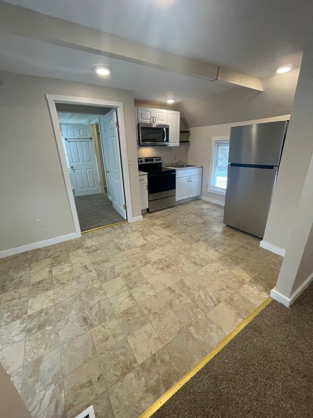 11 Louis St Unit 2, North Haven, CT 06473 Apartments in North Haven