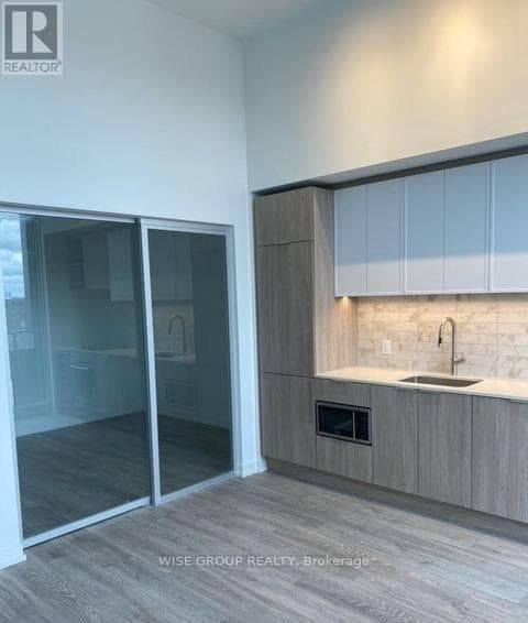 Building Photo - 2020 Bathurst St