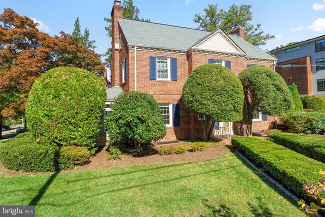 Foto del edificio - 1335 Holly St NW