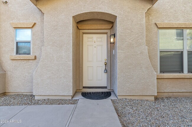 Foto del edificio - 8238 W Purdue Ave