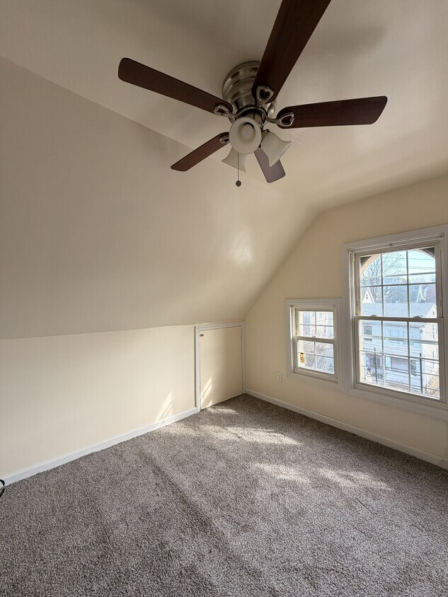 Building Photo - 310 S 7th Ave