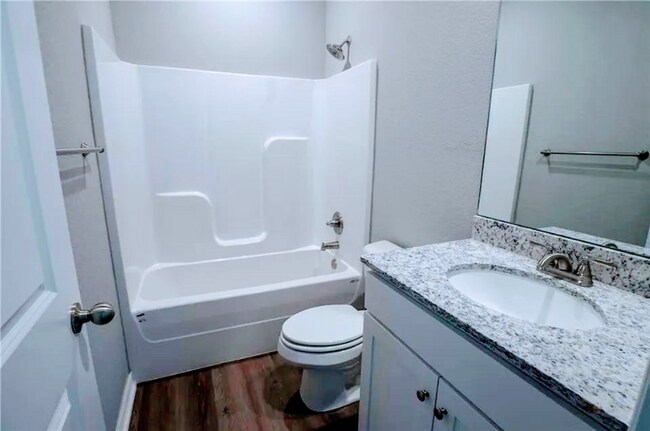 Foto del edificio - 321 Grove Ln