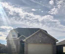 Building Photo - 2498 Horse Shoe Dr