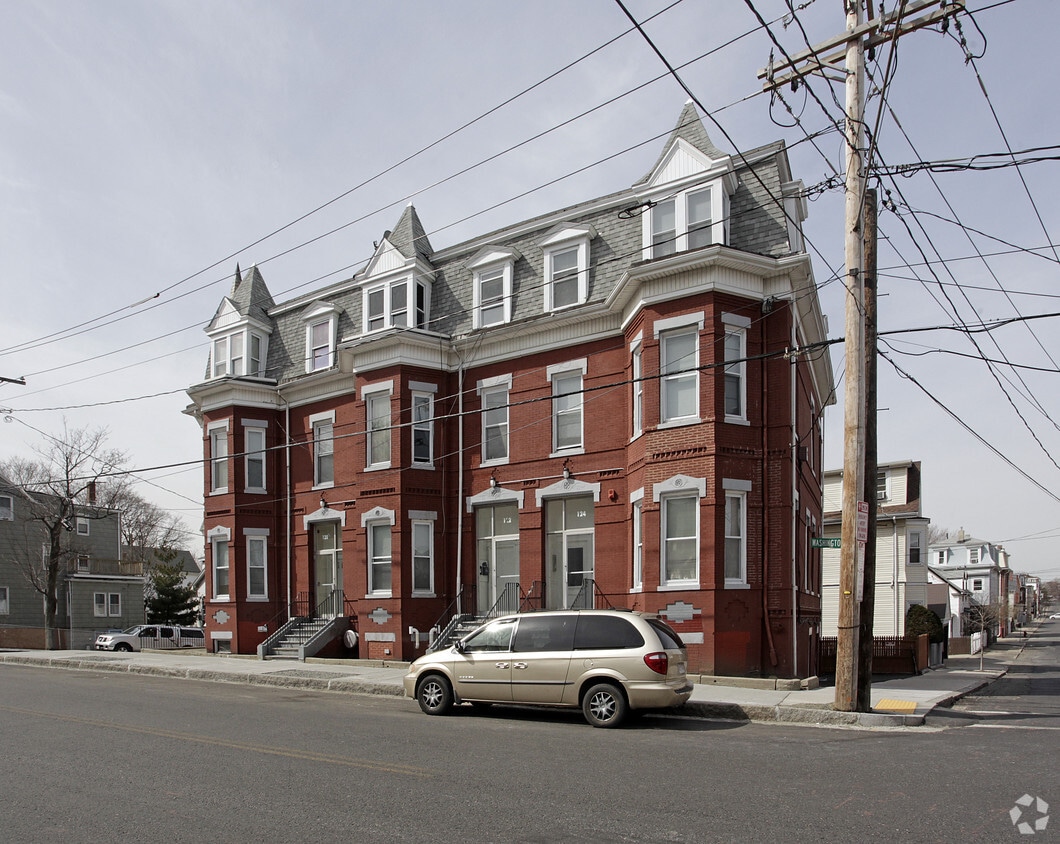 Building Photo - 120-124 Washington Ave