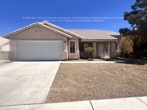Building Photo - 2204 Maple Shade St
