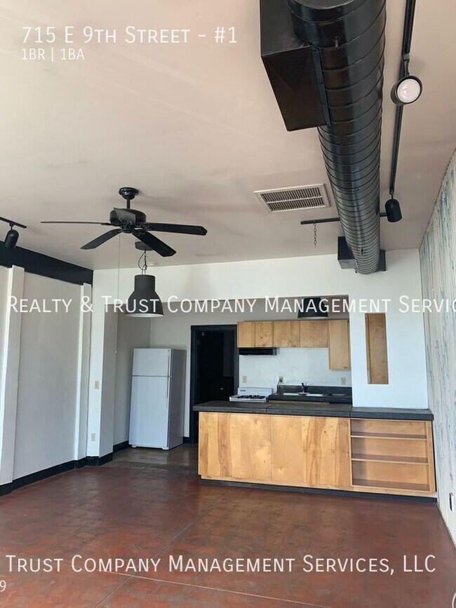 Foto del edificio - 715 E 9th St