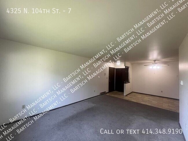 Foto del edificio - 4325 N 104th St
