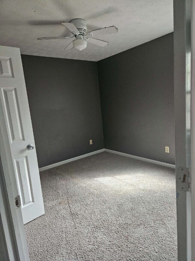 Foto del edificio - Spacious Lakebottom 2 bedroom townhome