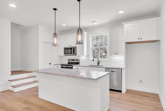 Foto del edificio - 203 Riverstone Commons Cir