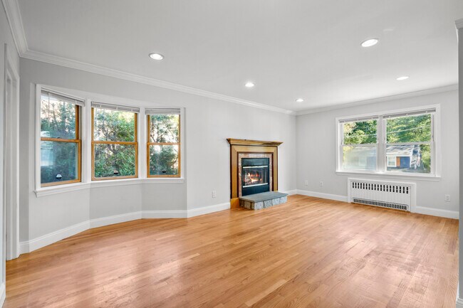 Foto del edificio - 528 N Wagner Ave