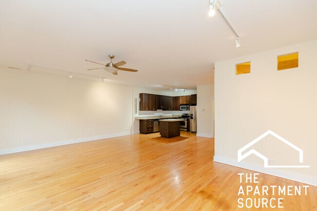 Building Photo - 2504 N Willetts Ct
