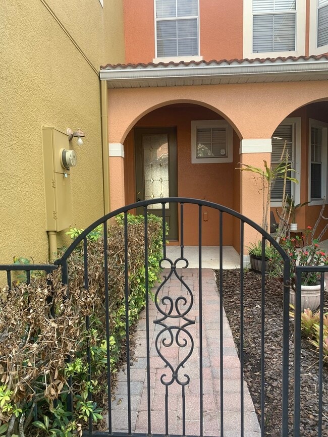 Foto del edificio - 4896 Fiorazante Ave