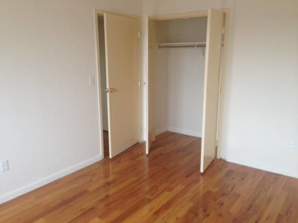 Foto principal - 95 W 195th St