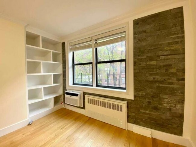 Foto del edificio - 3 bedroom in Bronx NY 10463