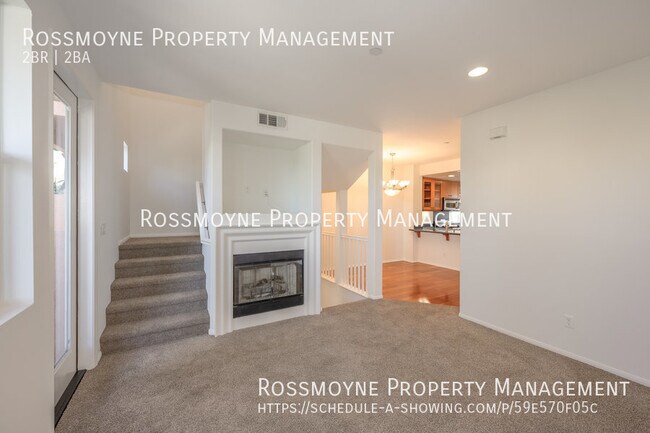 Foto del edificio - Elegant Tri-Level Condo in Burbank