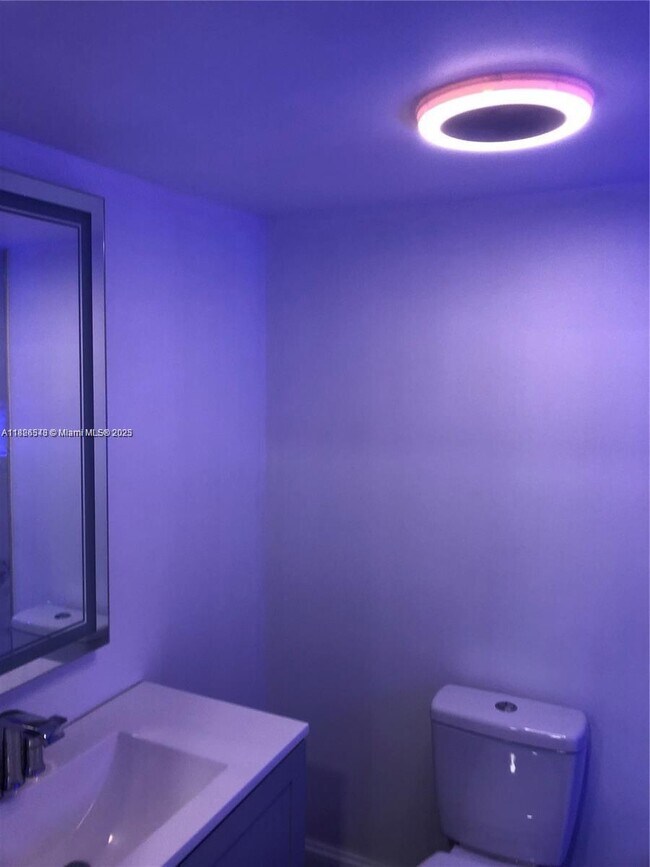 Foto del edificio - 1555 W 44th Pl