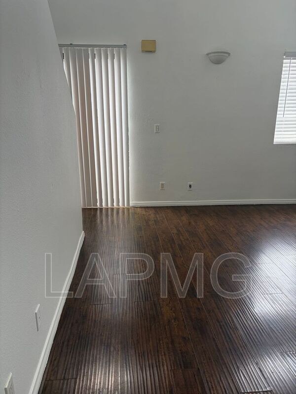 Foto del edificio - 432 N Kingsley Dr