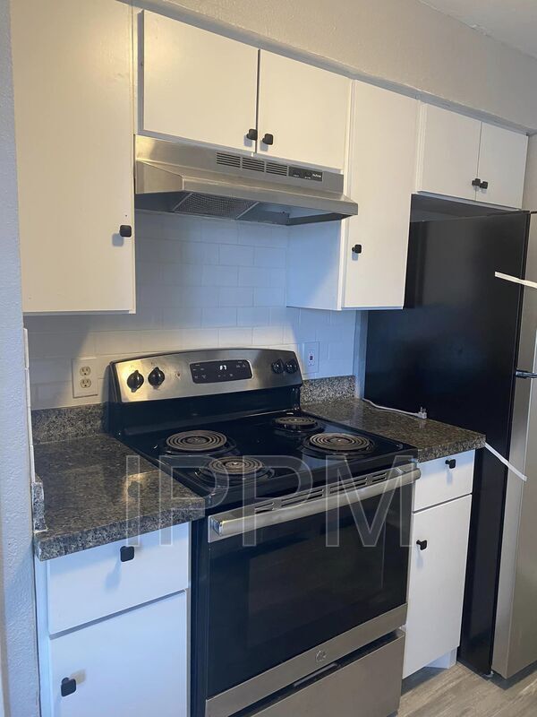 910 E Adams Ave Unit 10, Harlingen, TX 78550 Condo for Rent in Harlingen, TX