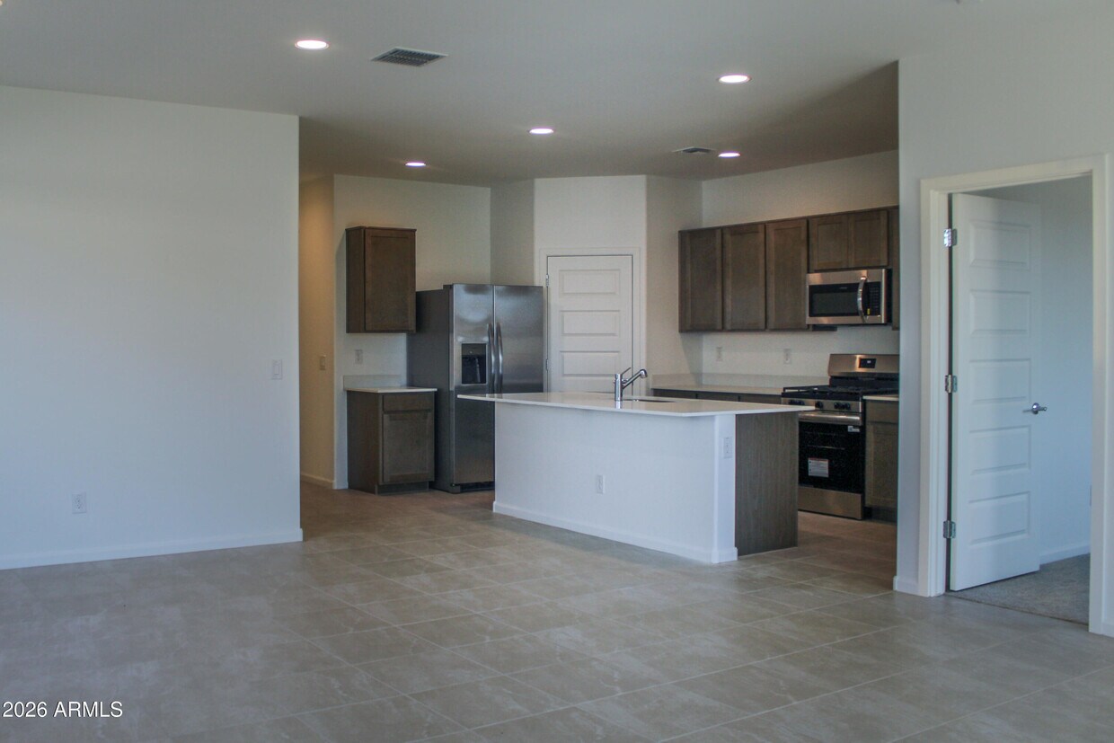 9829 W Monterey Way, Phoenix, AZ 85037 - House Rental in Phoenix