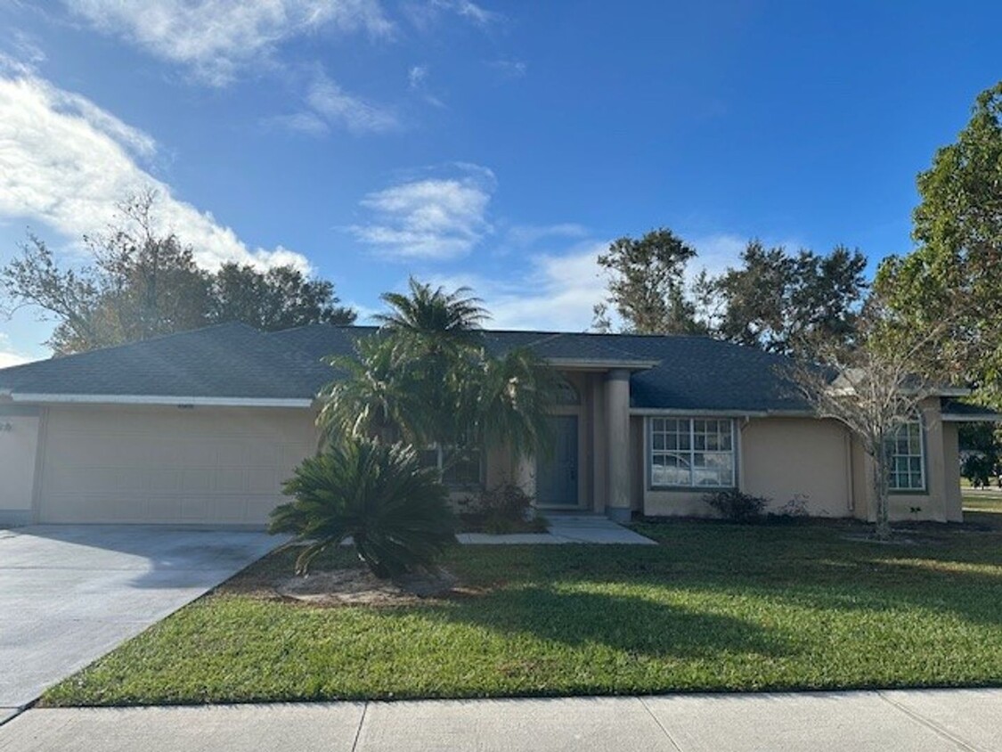 Primary Photo - Nice home in Winter Garden!