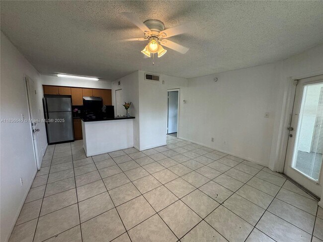 Foto del edificio - 620 S Park Rd