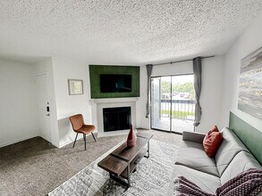 Building Photo - 1071 Clayton Ln