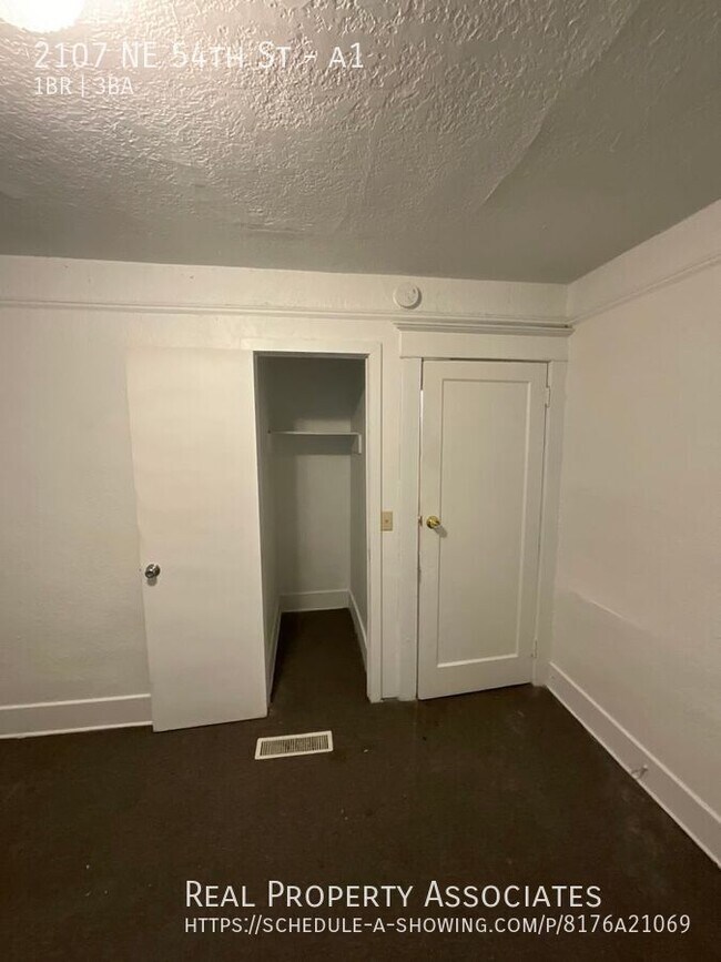 Foto del edificio - 2107 NE 54th St