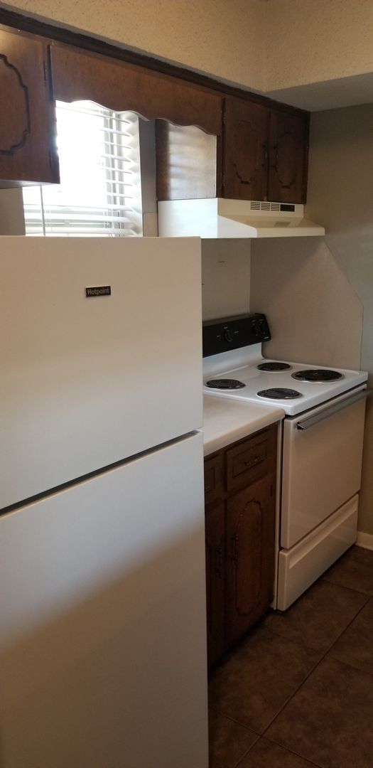Building Photo - Crestview Apt 2BD 1.5 BA