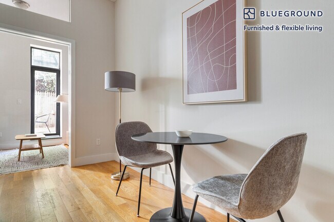 Foto del edificio - 515 W 47th St