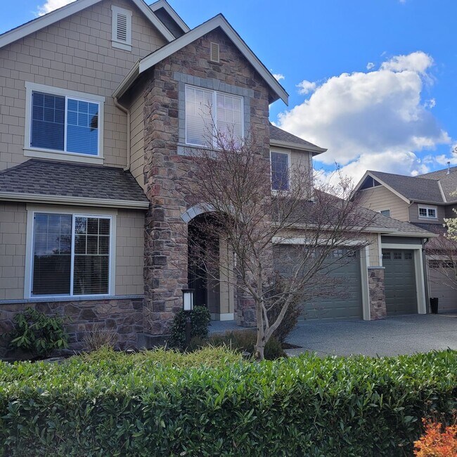 Building Photo - Greenbriar Sammamish 4 Bedroom Home - 3 Ca...