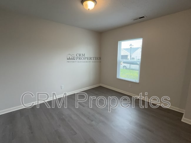 Building Photo - 211 Barr Ct
