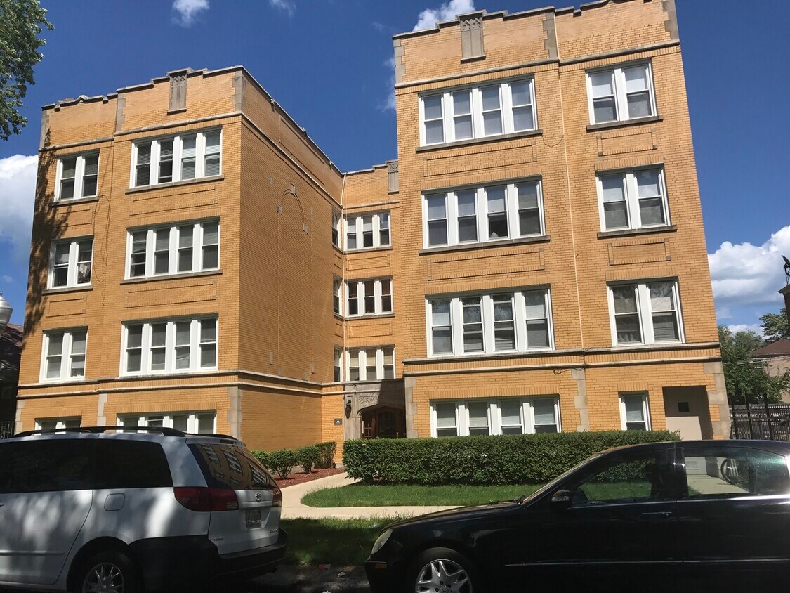 6311 N Albany Ave Unit 3B, Chicago, IL 60659 Condo for Rent in
