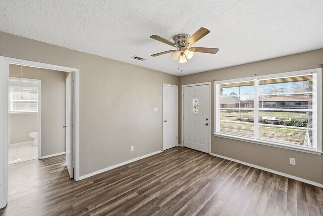 Building Photo - 10507 Seaford Dr