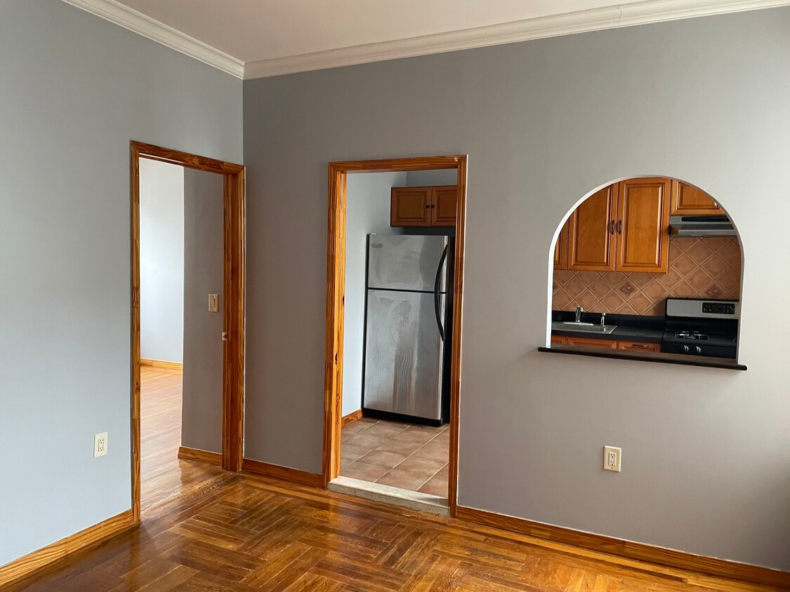 Primary Photo - 853 40th St