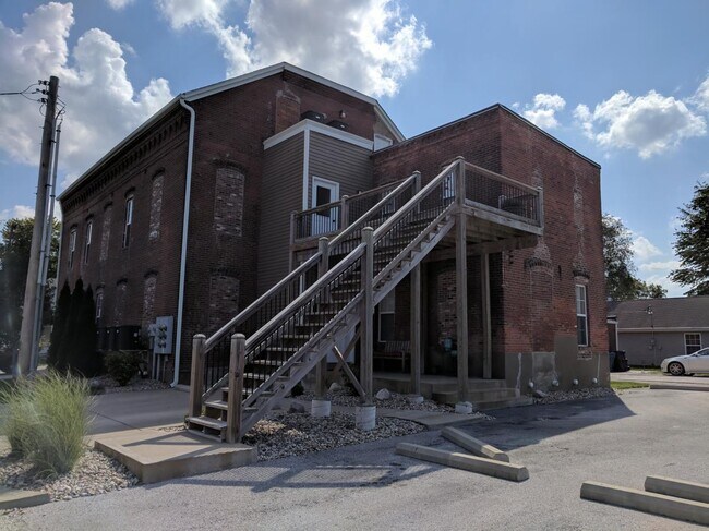 Foto del edificio - 311 N Douglas St
