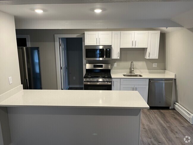 Building Photo - 37A Maple Ave