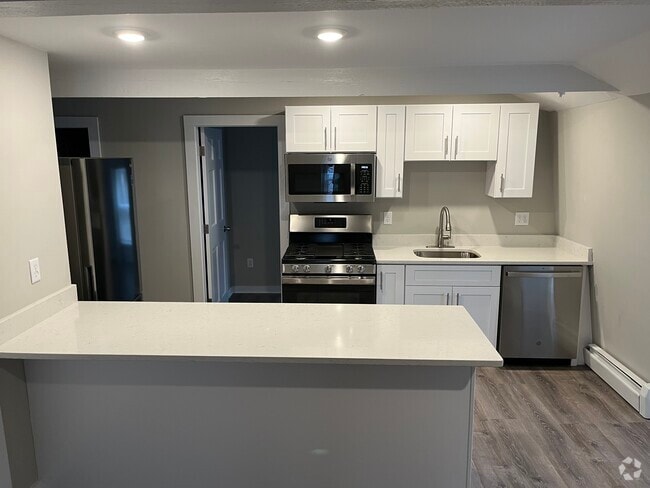 Building Photo - 37A Maple Ave